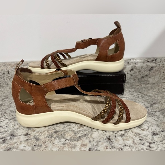 JBU Prague Women's Comfort Adjustable Ankle Strap Flat Open Toe Sandals Size 11M - Picture 4 of 12